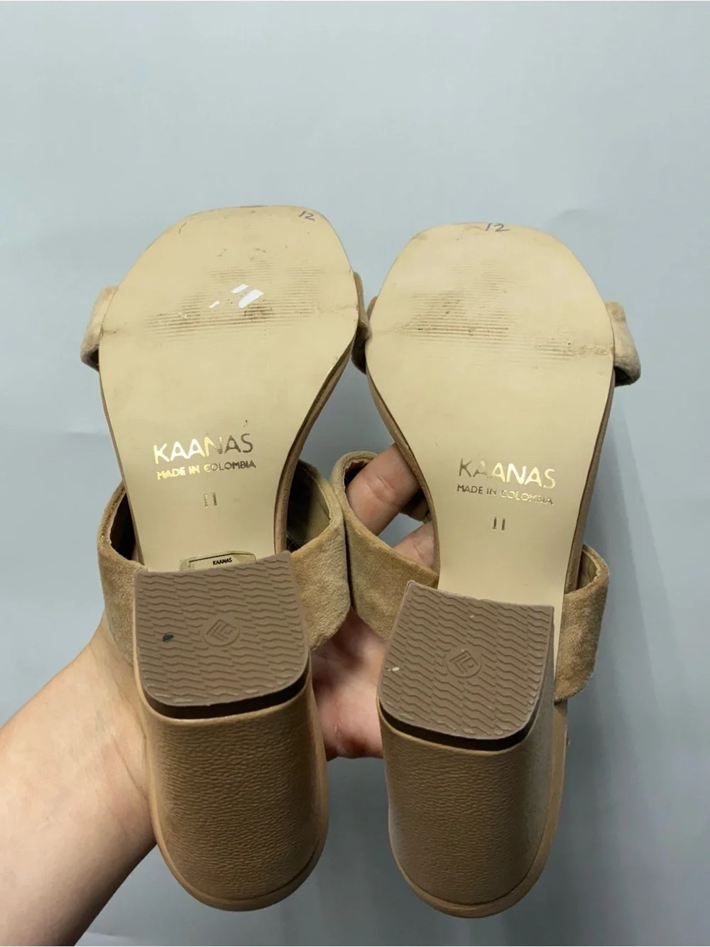 Kaanas 11 Fits Smaller 9.5 Slip On Heels Tan Suede Cocktail Open Toe Bow Resort